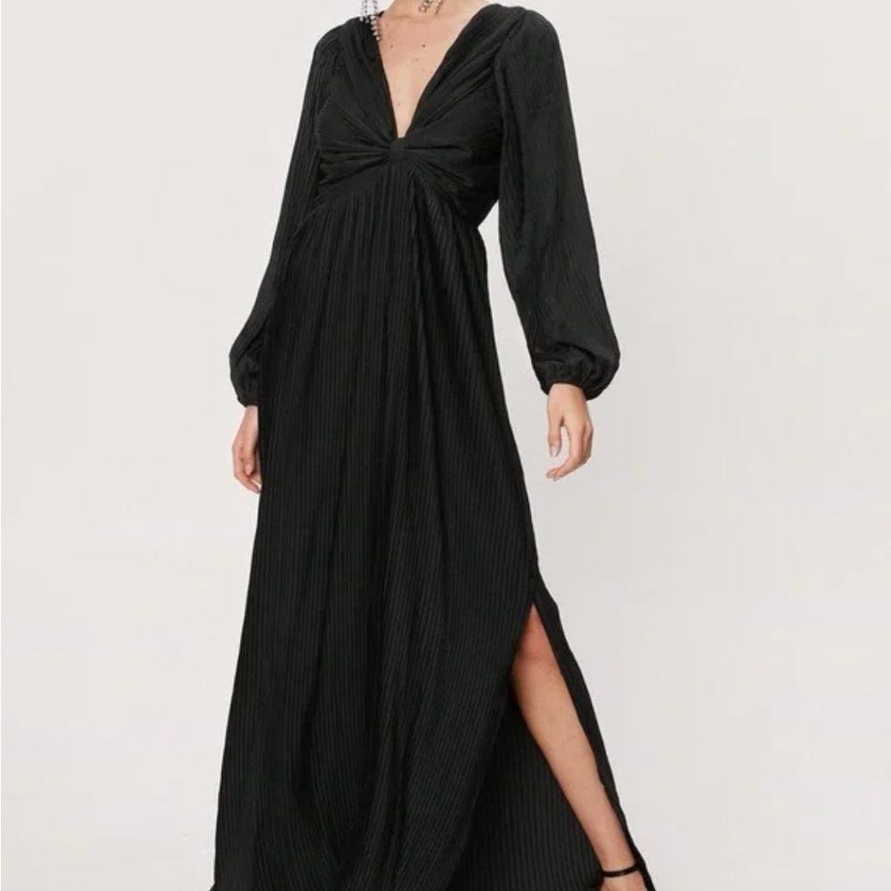 Nasty Gal Black Pleated Twist Front Balloon Sleeve Maxi Dress - US 2